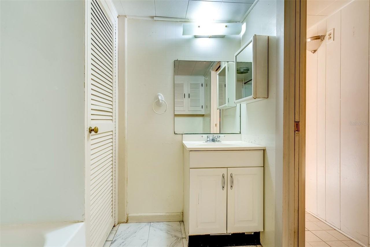 6018 105th Ter N - Photo 2 of 7