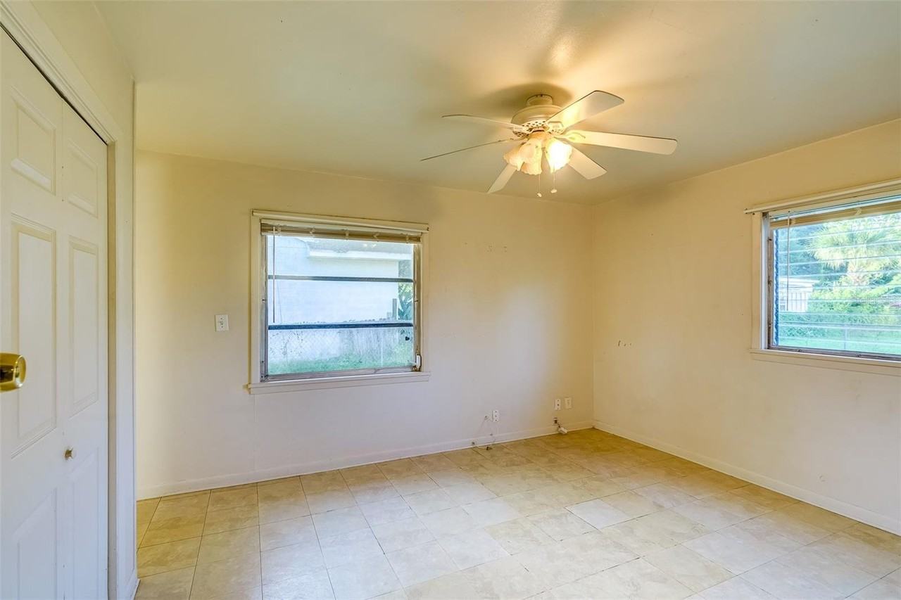 6018 105th Ter N - Photo 3 of 7