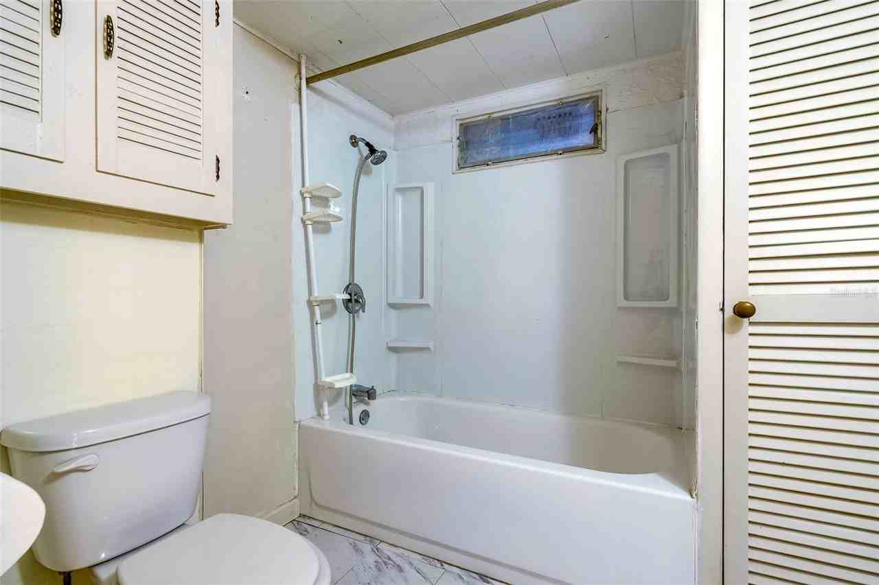 6018 105th Ter N - Photo 4 of 7