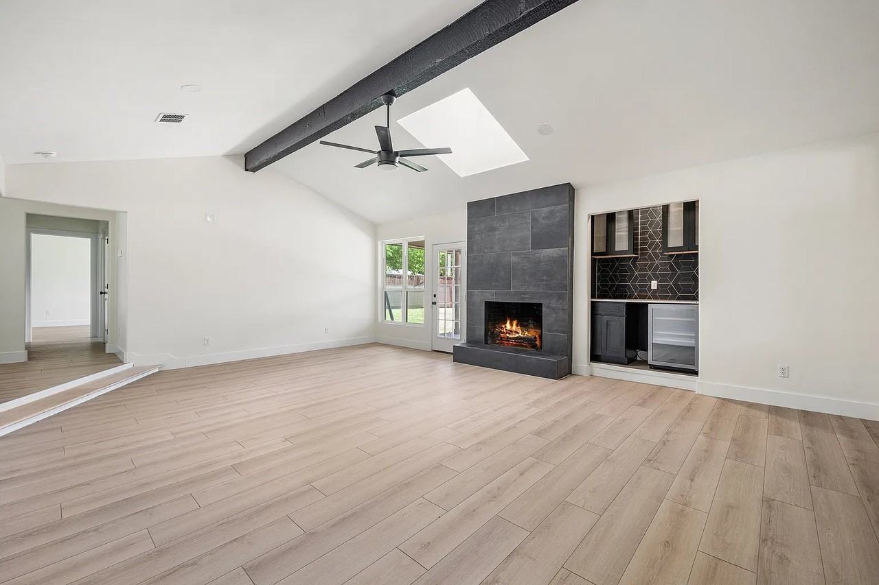 2609 Dalgreen Dr - Photo 3 of 18
