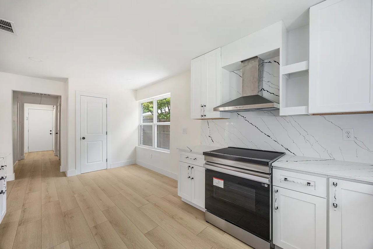 2609 Dalgreen Dr - Photo 5 of 18