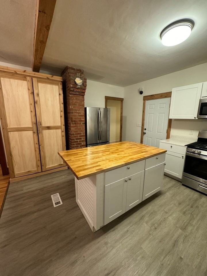 554 Whittier Ave #FL2 - Photo 2 of 13