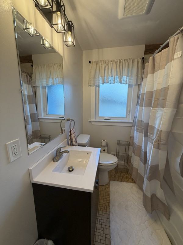 1521 15 1/2 Ave Nw - Photo 4 of 9
