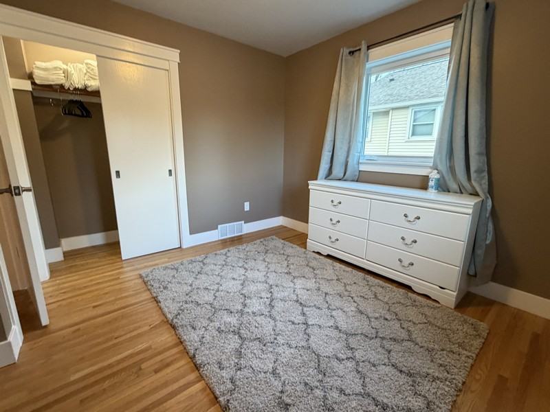 1521 15 1/2 Ave Nw - Photo 7 of 9
