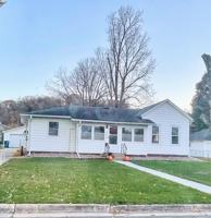 featured image of 472 E 14th St