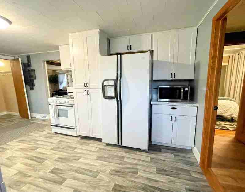 472 E 14th St - Photo 6 of 20