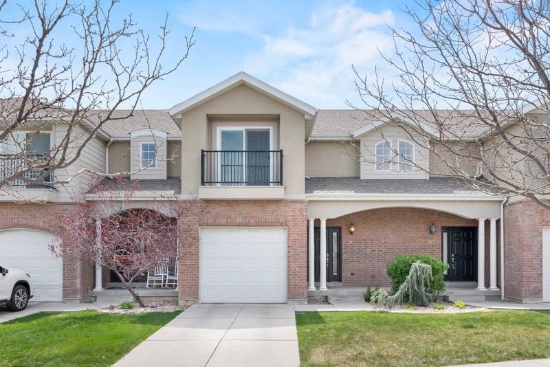 231 E Sunshine Dr - Photo 2 of 27