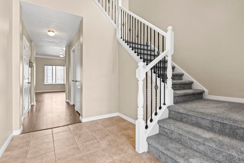 231 E Sunshine Dr - Photo 3 of 27