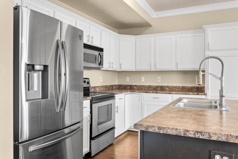 231 E Sunshine Dr - Photo 4 of 27
