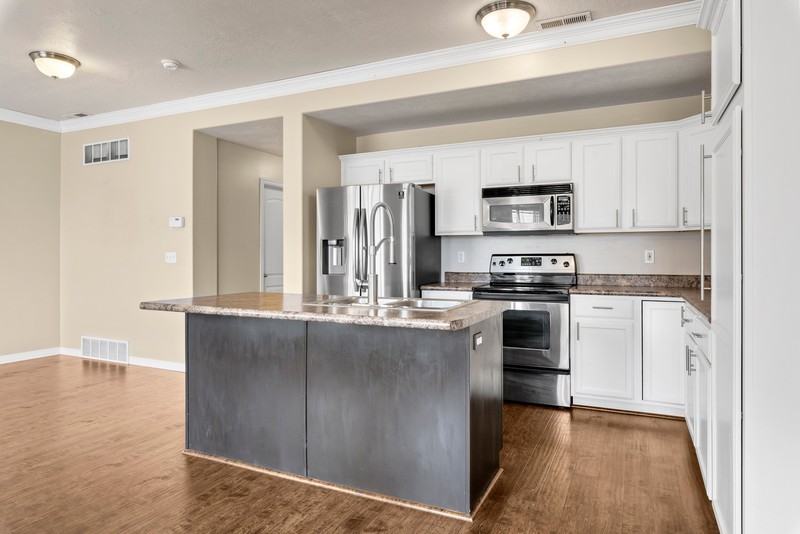 231 E Sunshine Dr - Photo 5 of 27
