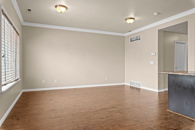 231 E Sunshine Dr - Photo 6 of 27