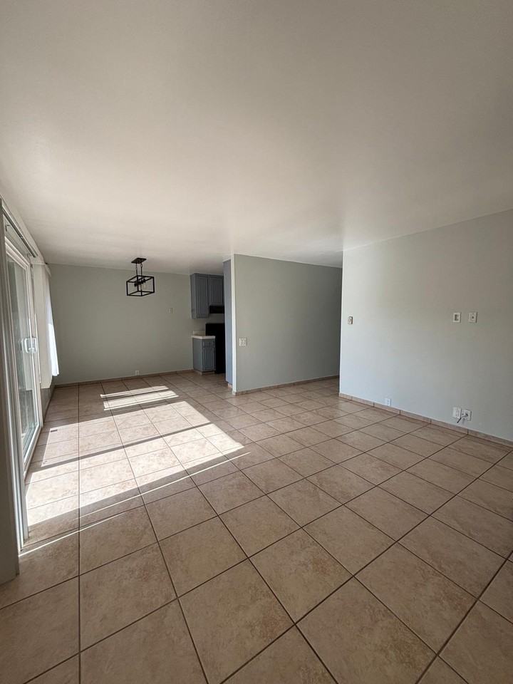 1729 Regency Way #C - Photo 2 of 15