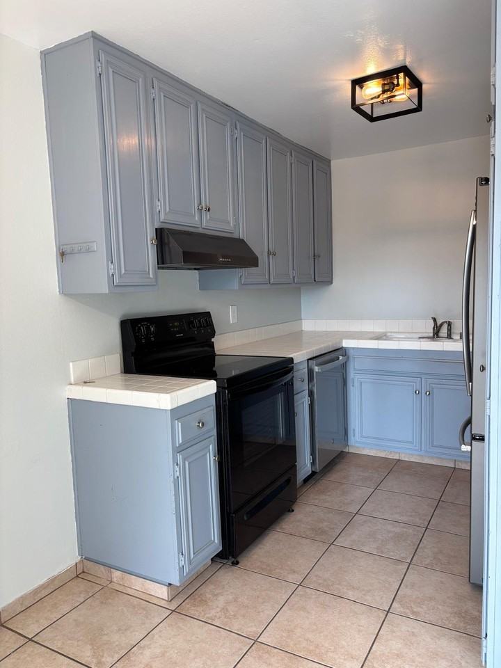 1729 Regency Way #C - Photo 4 of 15
