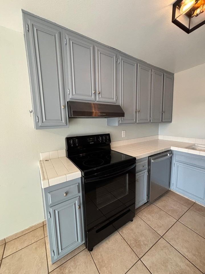 1729 Regency Way #C - Photo 5 of 15