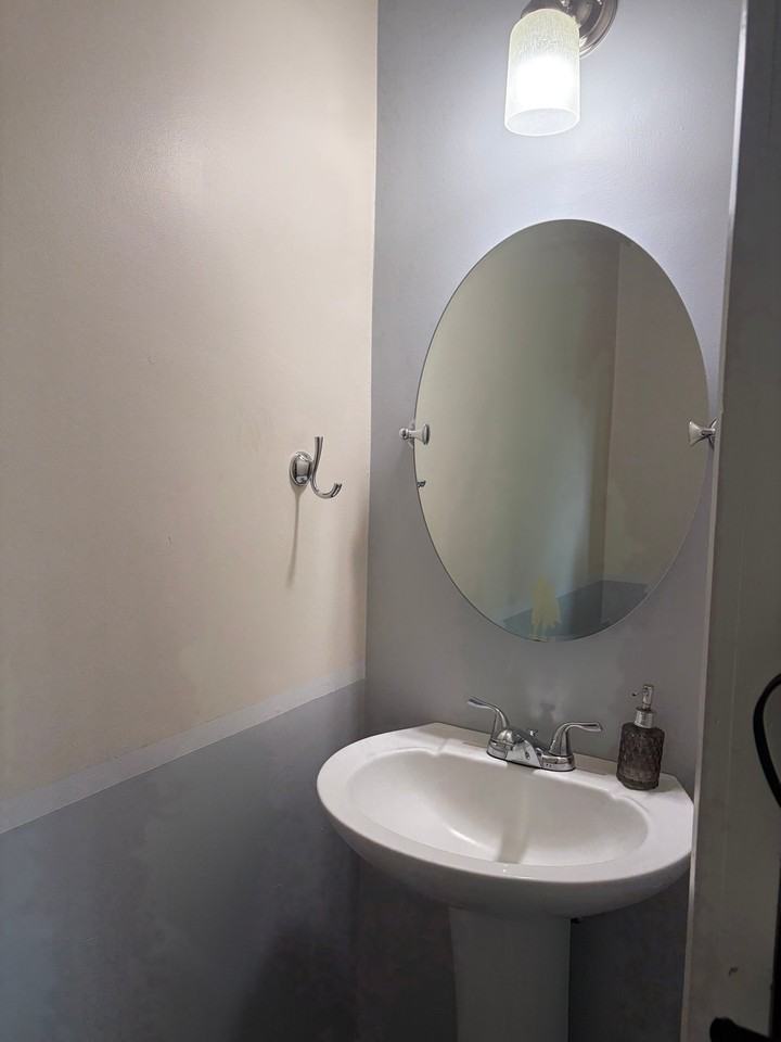 806 Blooming Glen Rd - Photo 4 of 18