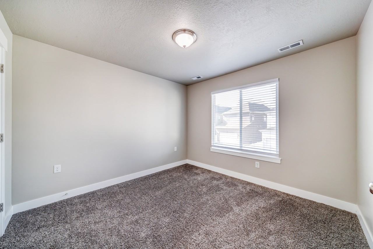 4403 W Glendon Dr - Photo 5 of 8