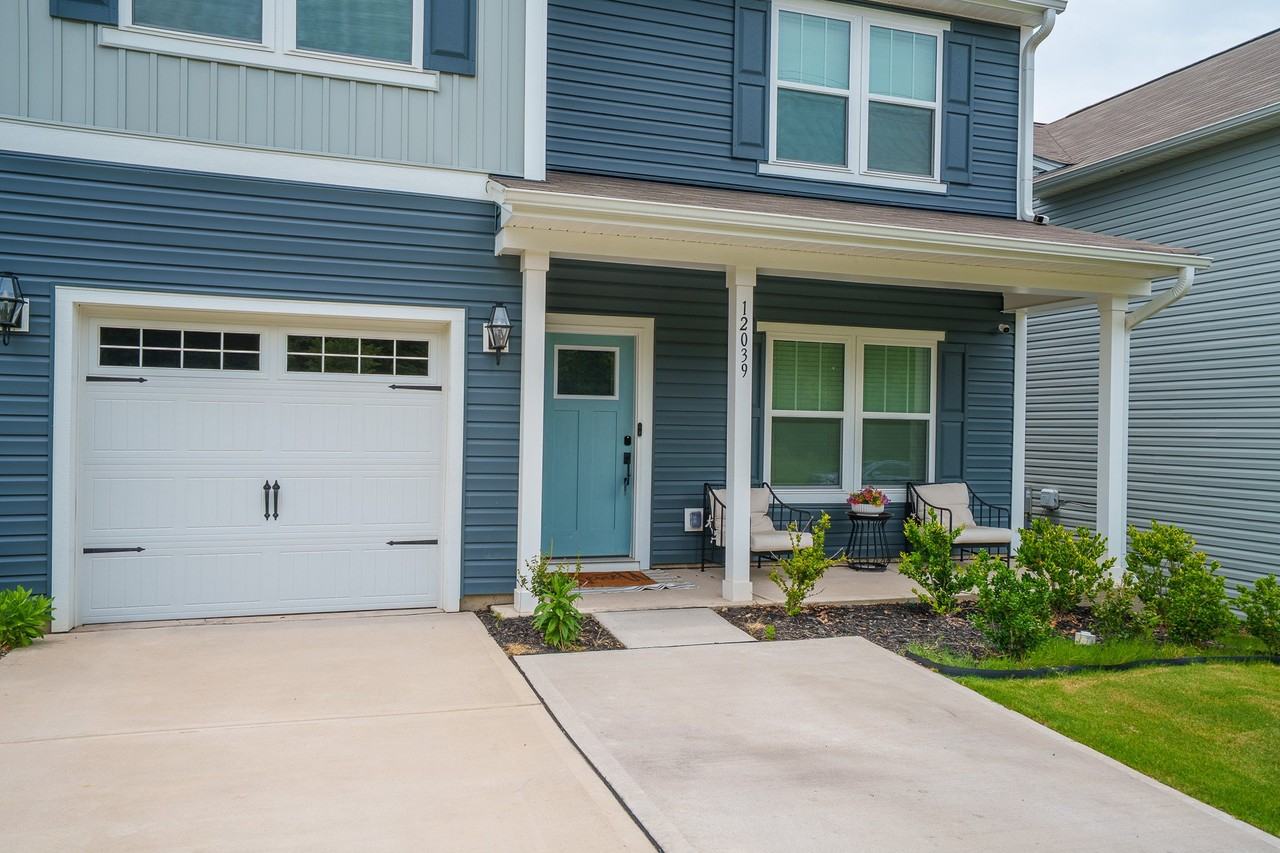 12039 Aubreywood Dr - Photo 2 of 20