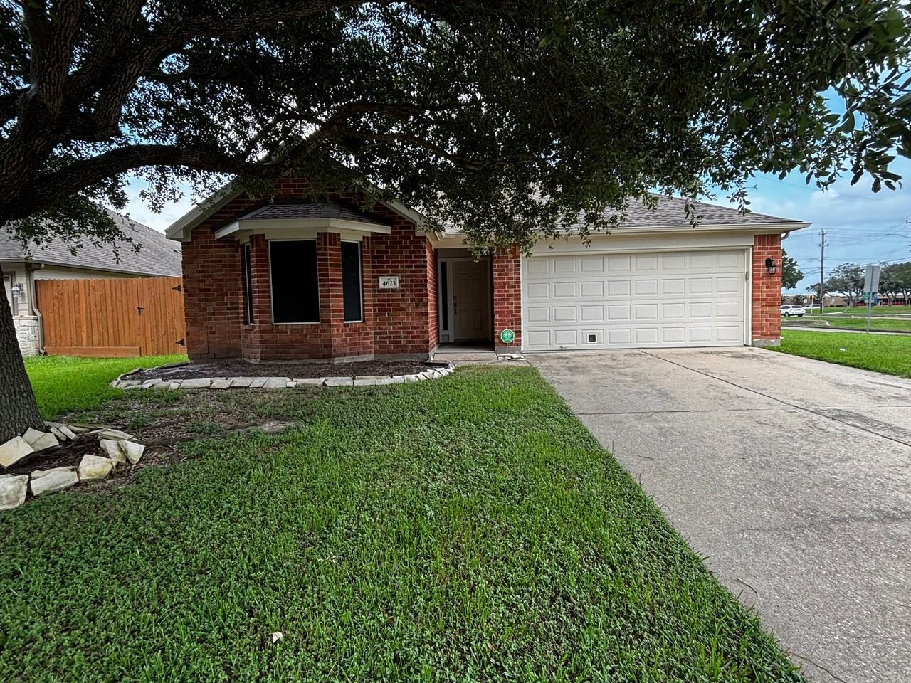 4623 Village Park Dr