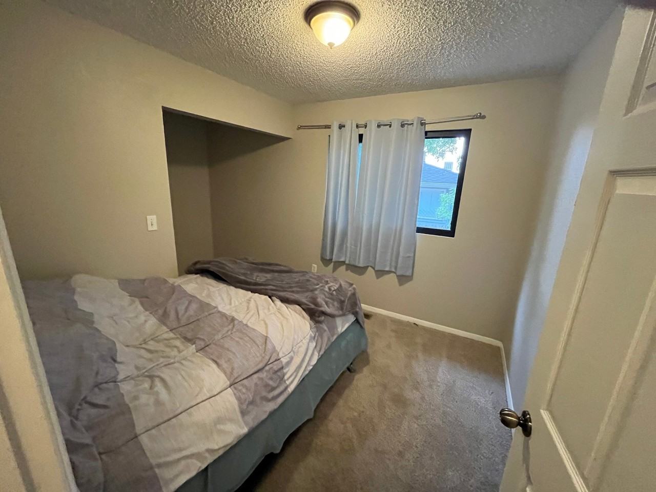1470 W Alaska Pl - Photo 4 of 23