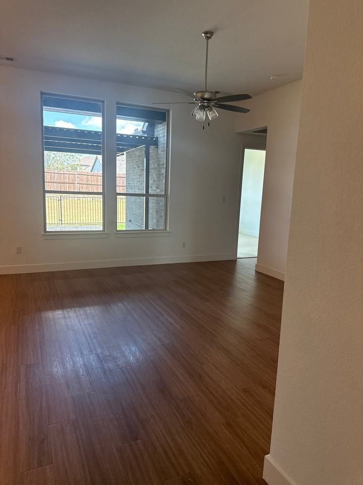 5075 Brooklet Blvd - Photo 5 of 18