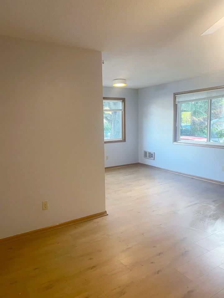 1029 Se 149th Pl #1029 - Photo 2 of 8