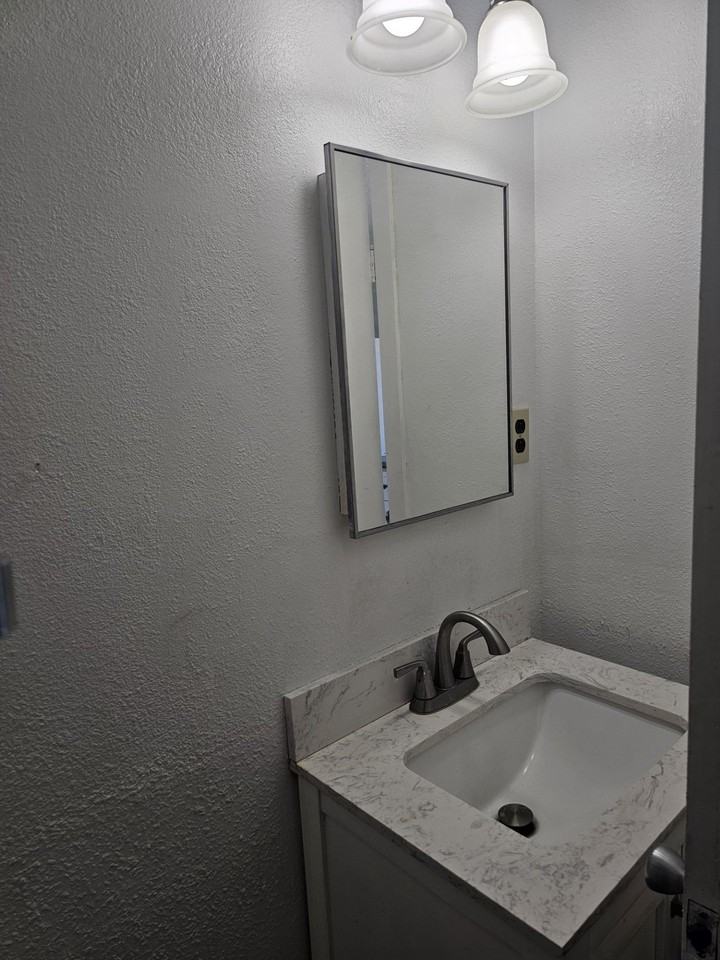 929 Sheridan St #504 - Photo 4 of 8