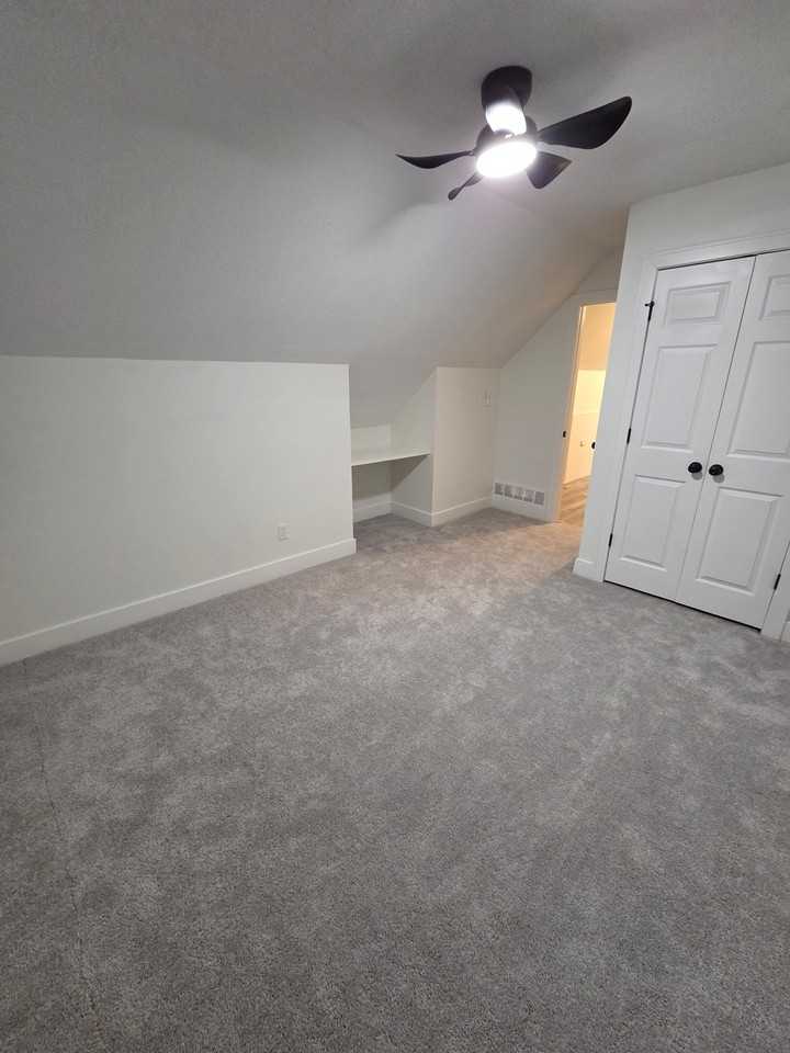 3222 E 11th St - Photo 7 of 19