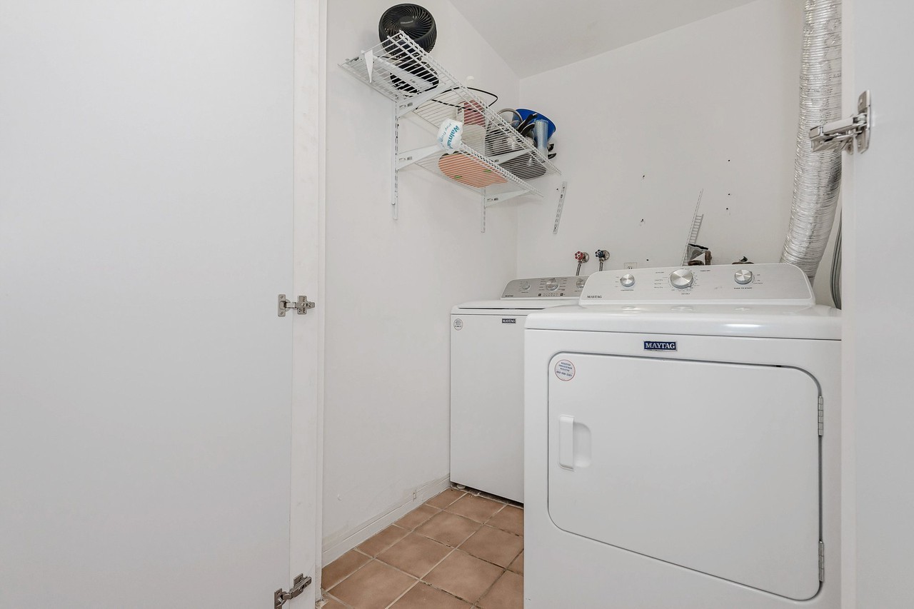 2275 Se 6th St #2 - Photo 3 of 13