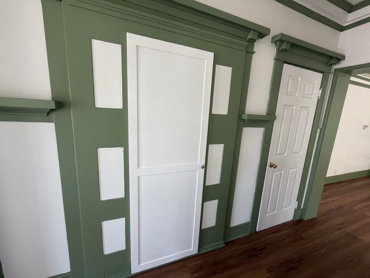 324 W 55th St - Photo 4 of 18