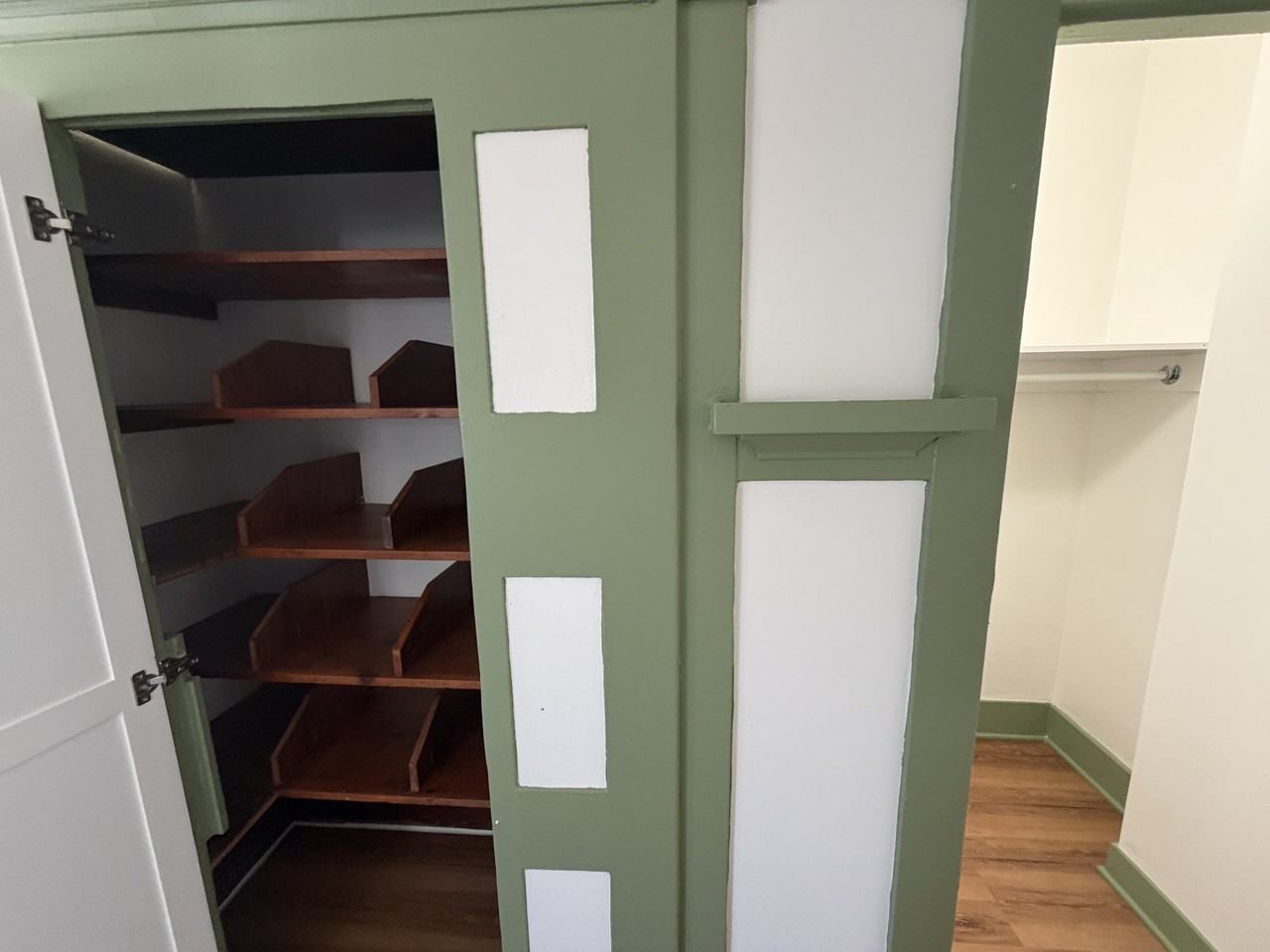 324 W 55th St - Photo 5 of 18