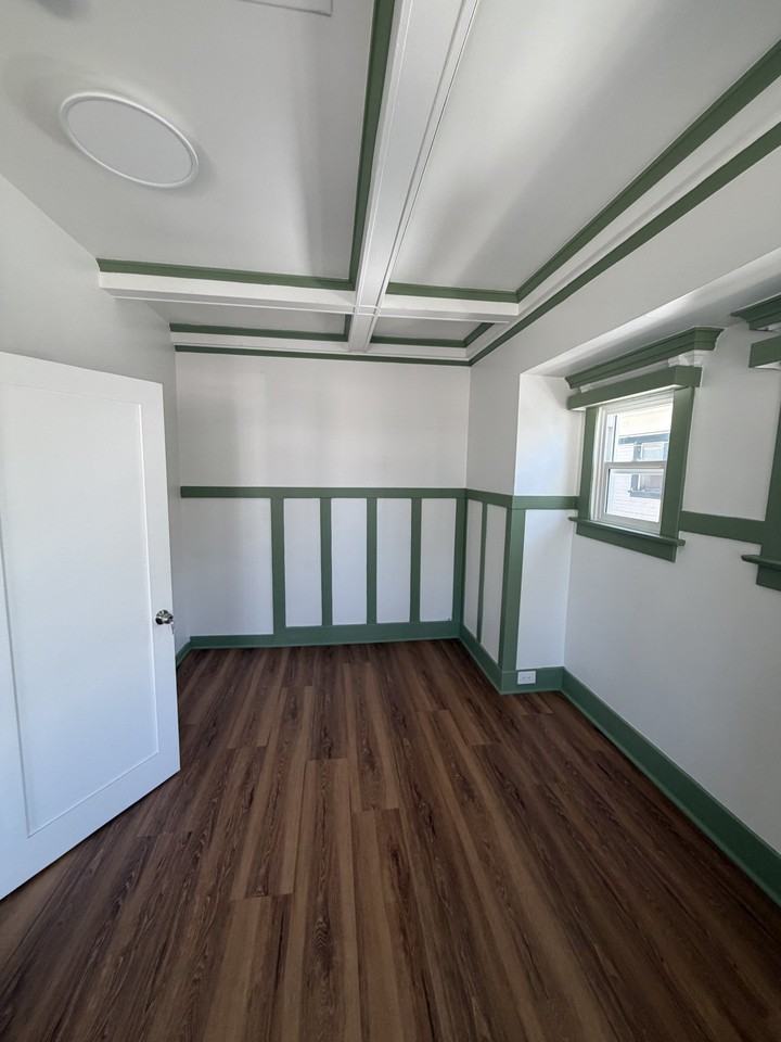 324 W 55th St - Photo 7 of 18