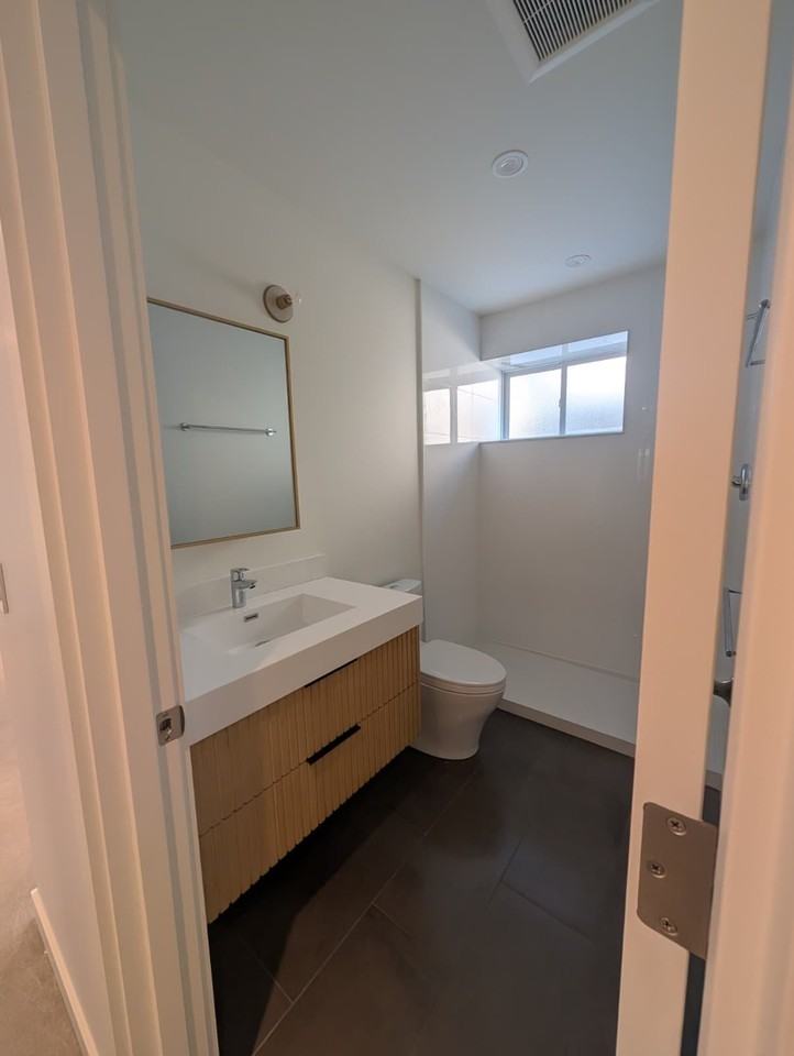 5714 25th Ave Ne #B - Photo 7 of 12