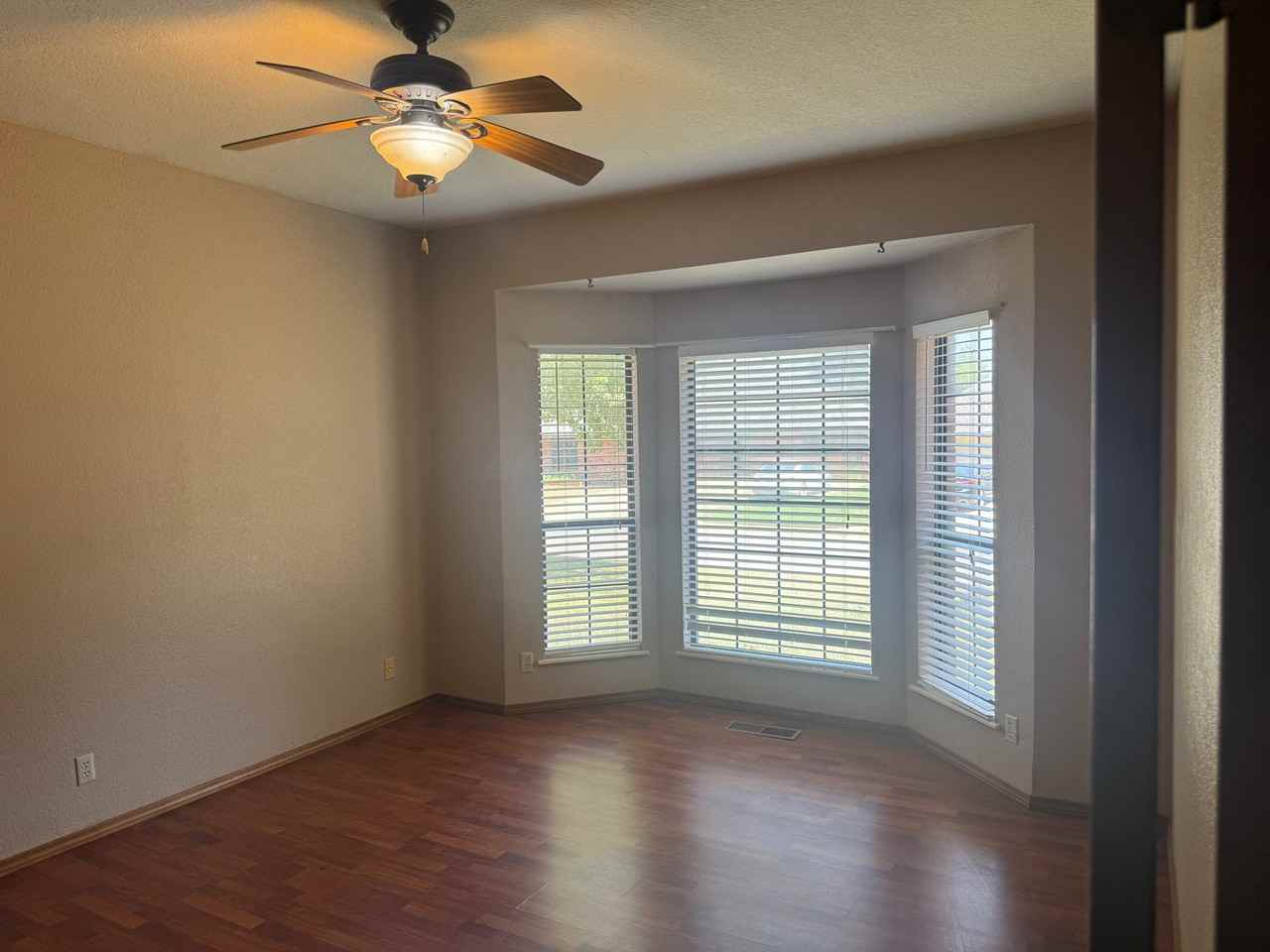11913 Sundance Mountain Rd - Photo 4 of 20