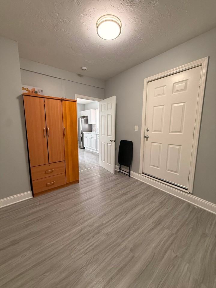 154 Marshall St #1 - Photo 7 of 18