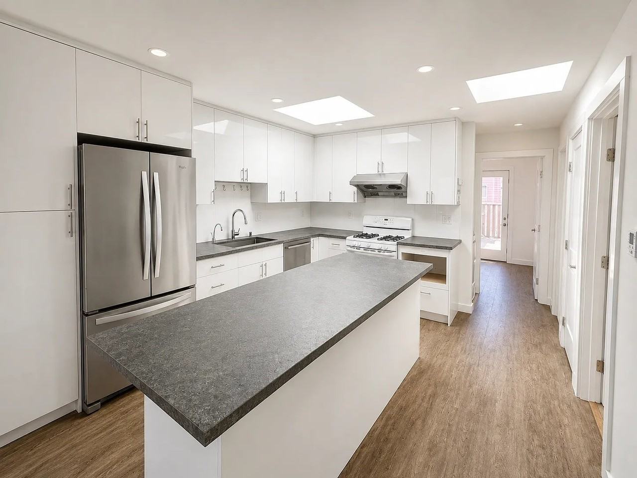 265 Lobos St - Photo 2 of 17
