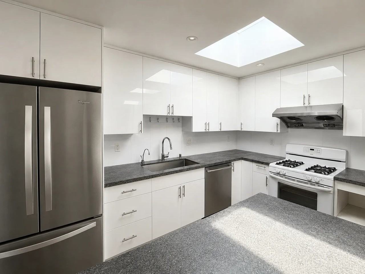 265 Lobos St - Photo 3 of 17