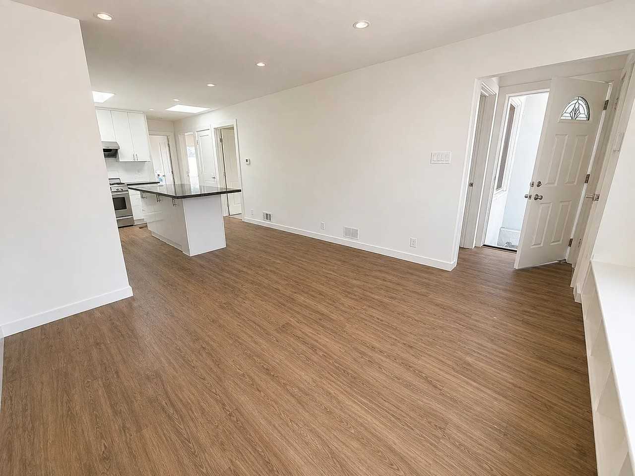 265 Lobos St - Photo 4 of 17