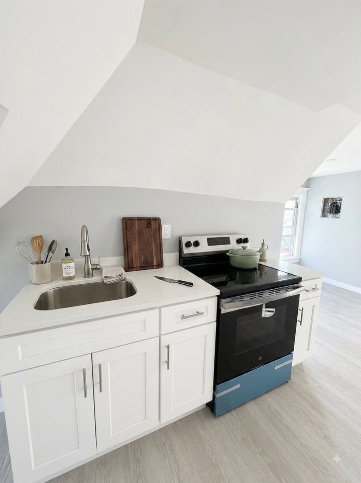 899 S 19th St #3 - Photo 2 of 10