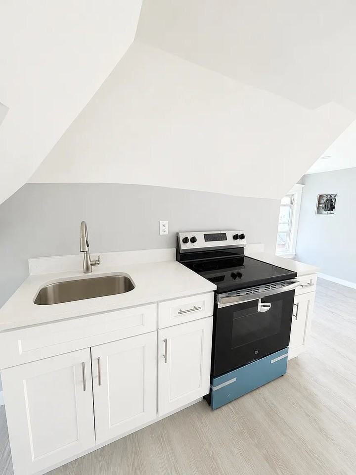 899 S 19th St #3 - Photo 3 of 10