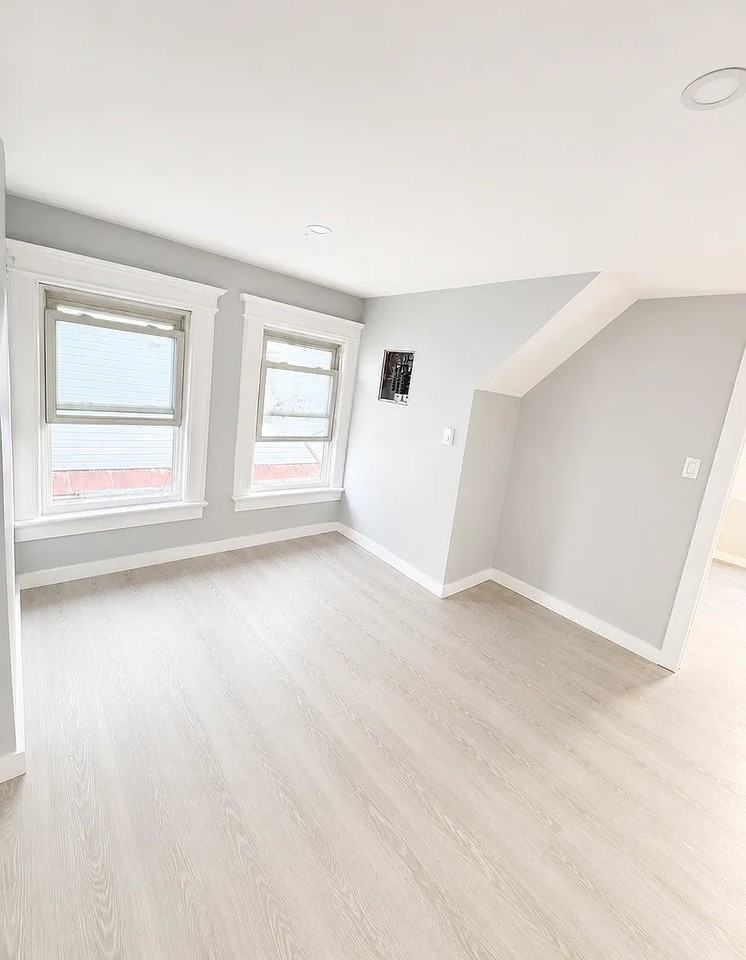 899 S 19th St #3 - Photo 5 of 10