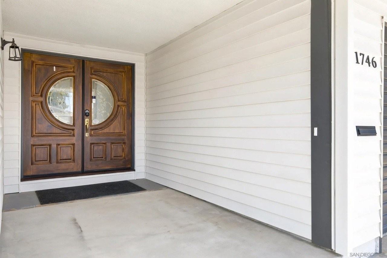 1746 Tremaine Way - Photo 5 of 19