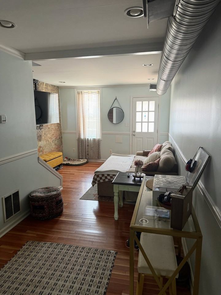 1455 Hull St - Photo 2 of 14
