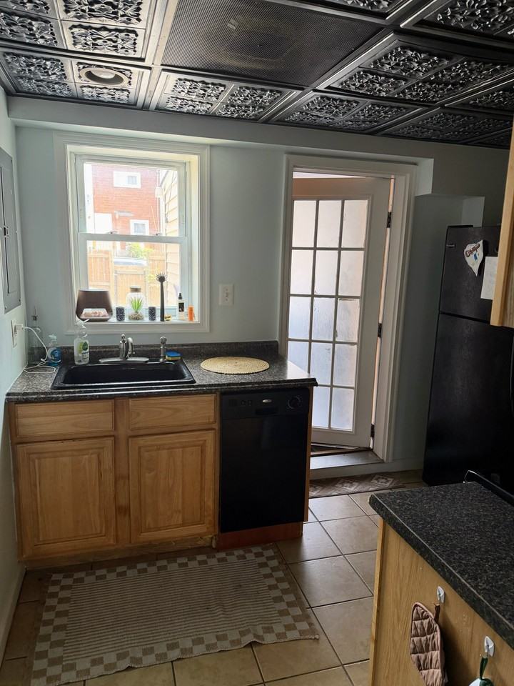 1455 Hull St - Photo 7 of 14