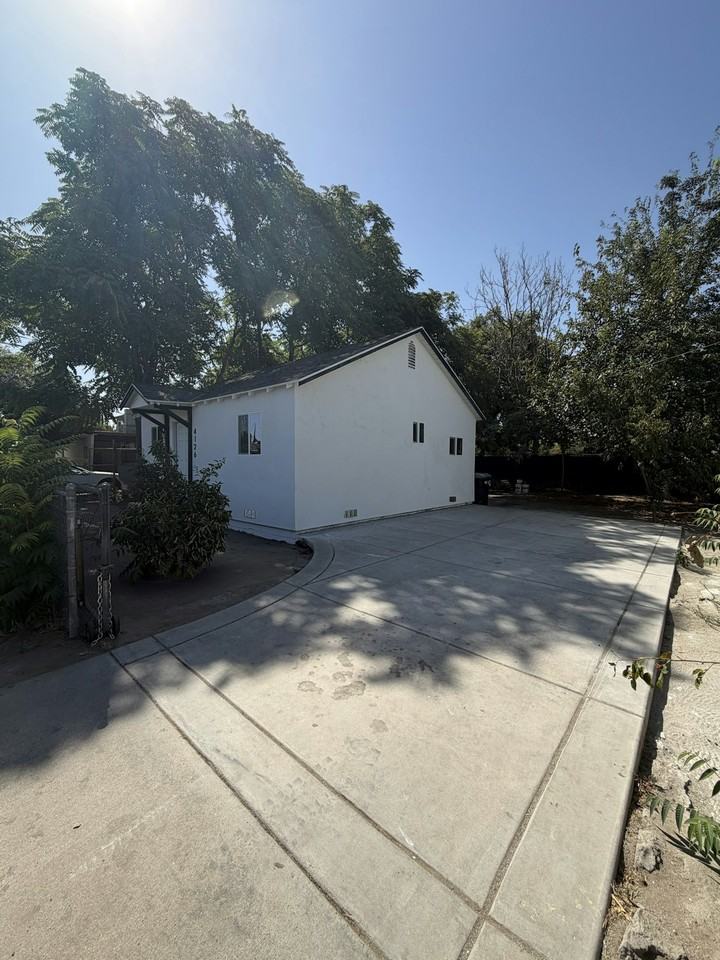 4126 East Burns Avenue - Photo 2 of 8