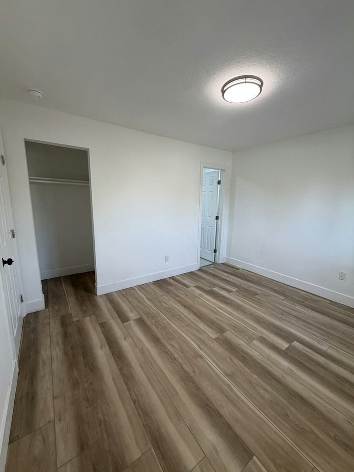 4126 East Burns Avenue - Photo 4 of 8