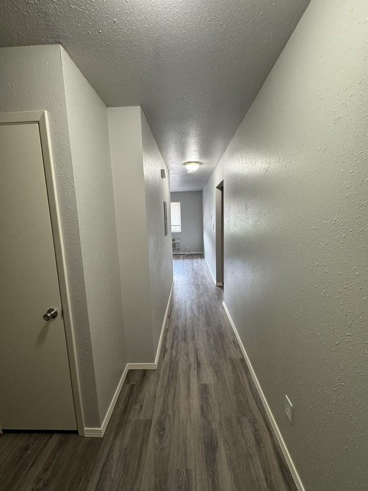2411 W 2nd AveApt #11 - Photo 7 of 10