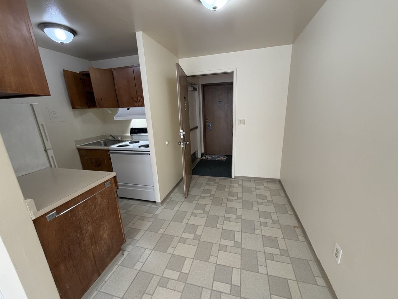 5035 15th Ave. N.E. - 208 #208 - Photo 2 of 18