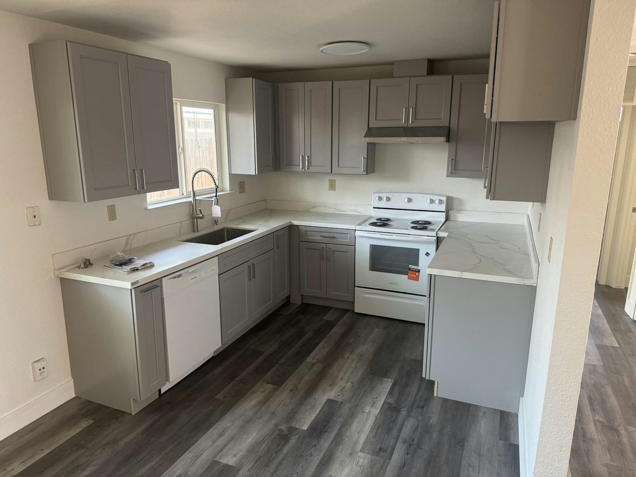 4240 76th Street, Unit 4240 - Photo 5 of 5