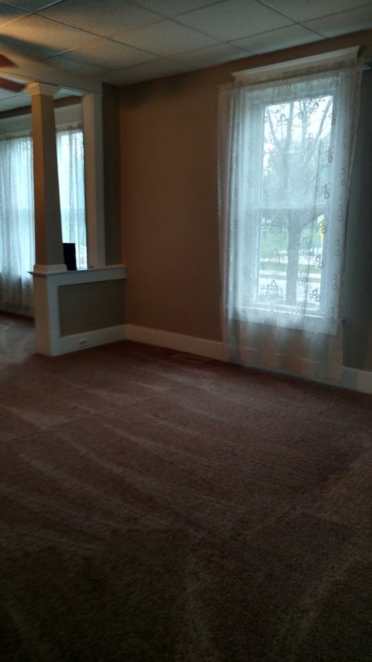 212 Noble Street, Unit Downstairs - Photo 6 of 9