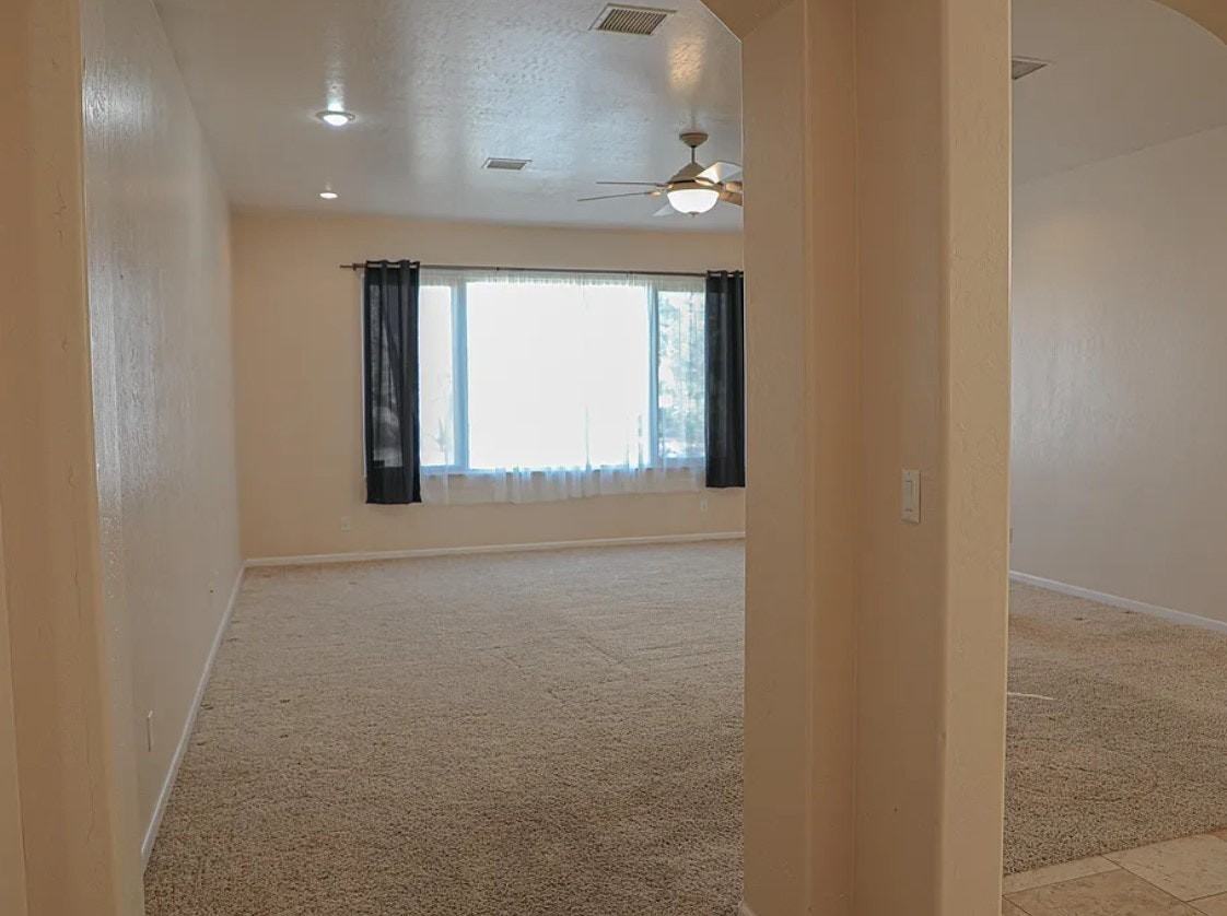 4624 Arlington Avenue Northwest - Photo 2 of 13